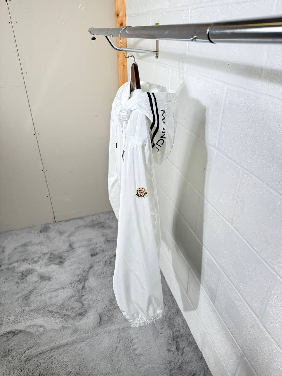 MNCLR WINDBREAKER