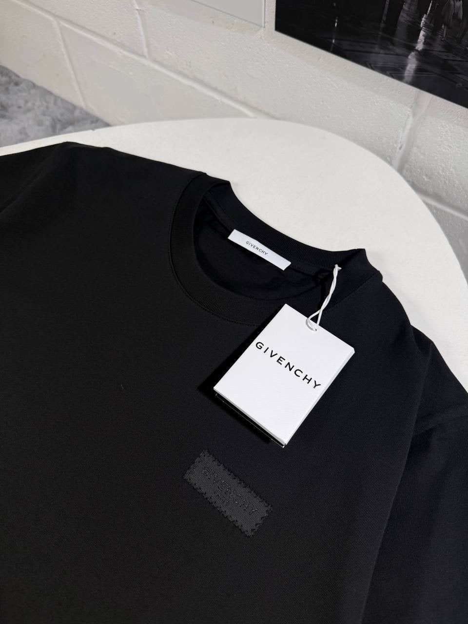 GVNCHY PATCH LOGO TSHIRT