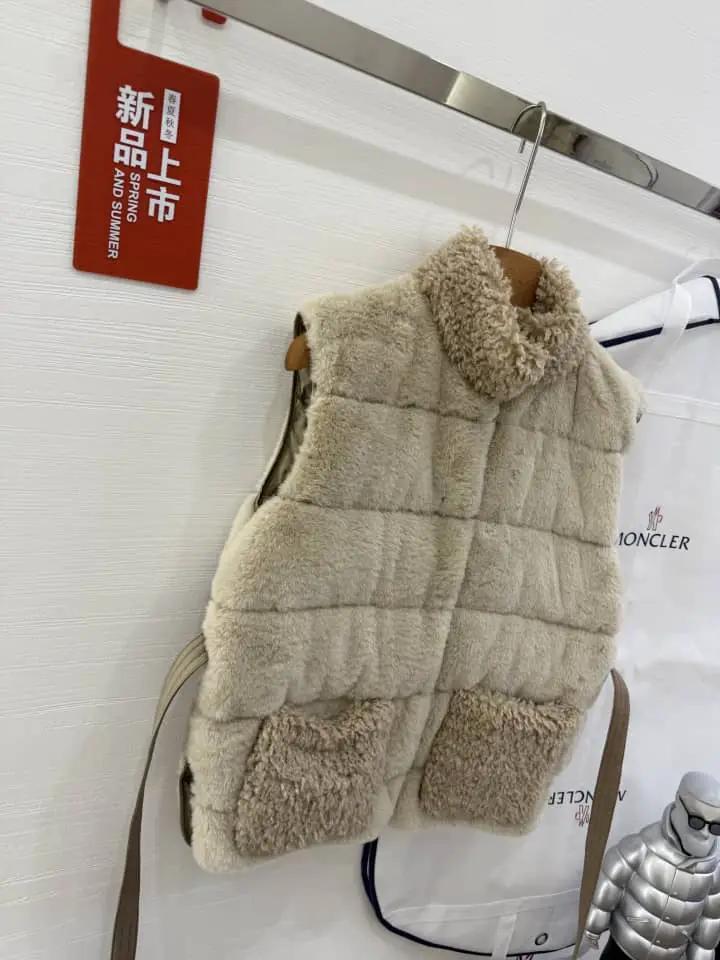 MNC FUR VEST (pre-order) by Stock supplier