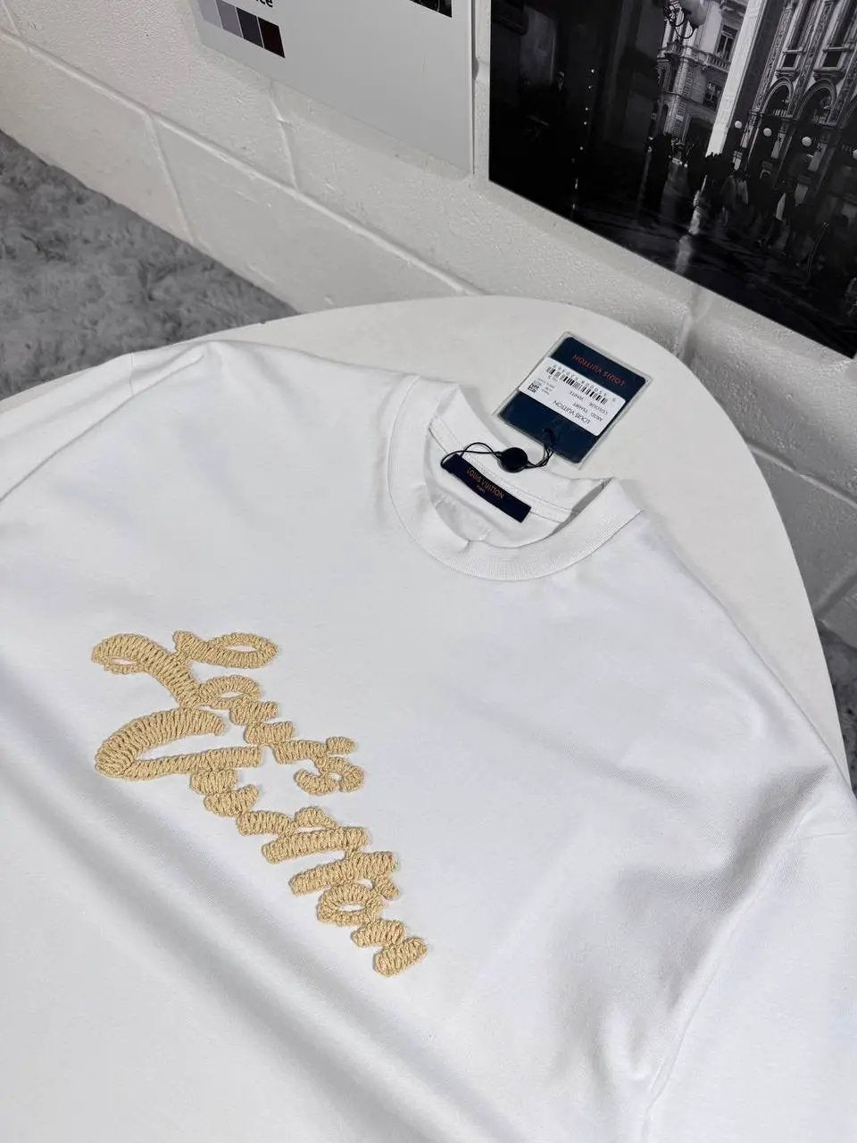LVE EMBROIDERED TSHIRT by Stock supplier