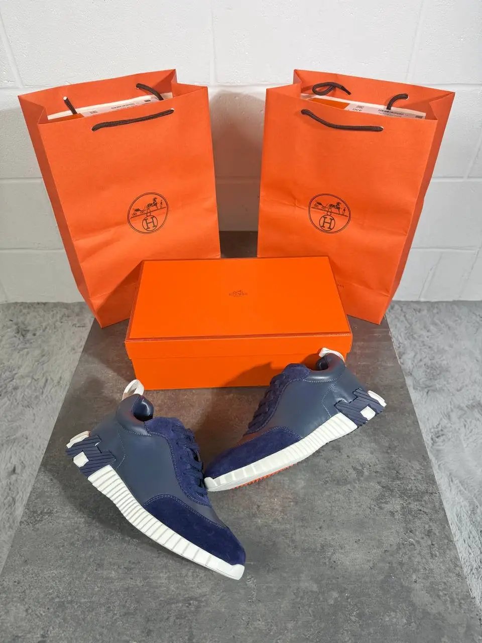 HRMS BOUNCING TRAINER NAVY by Stock supplier