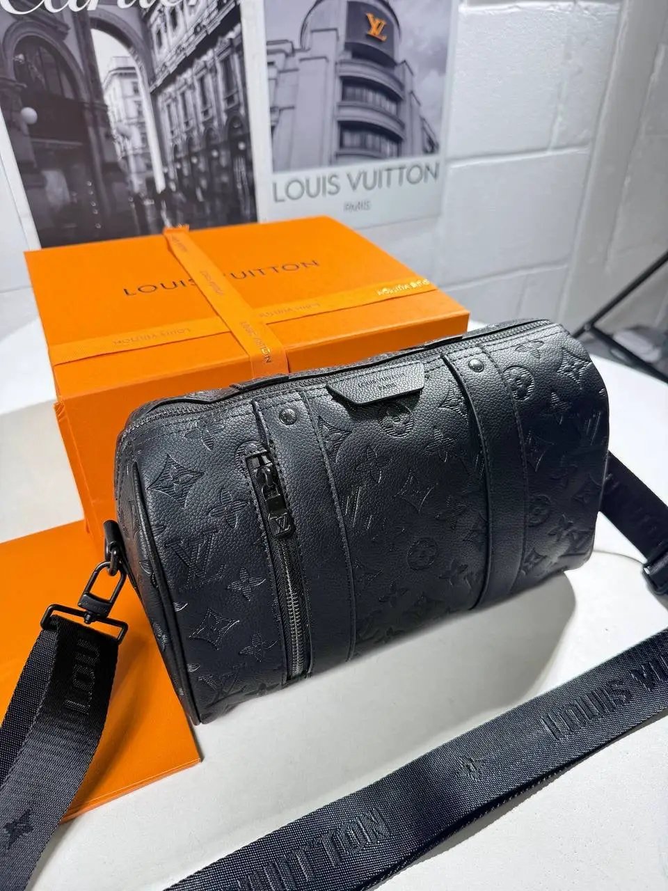 LVE BLACK PATTERN BAG
