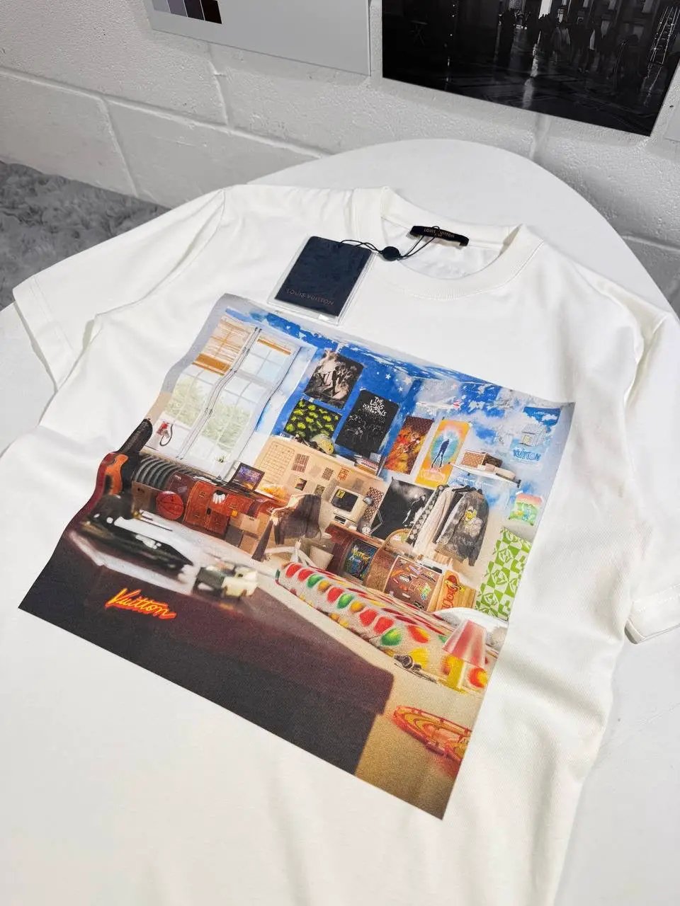 LVE GRAPHIC TSHIRT by Stock supplier