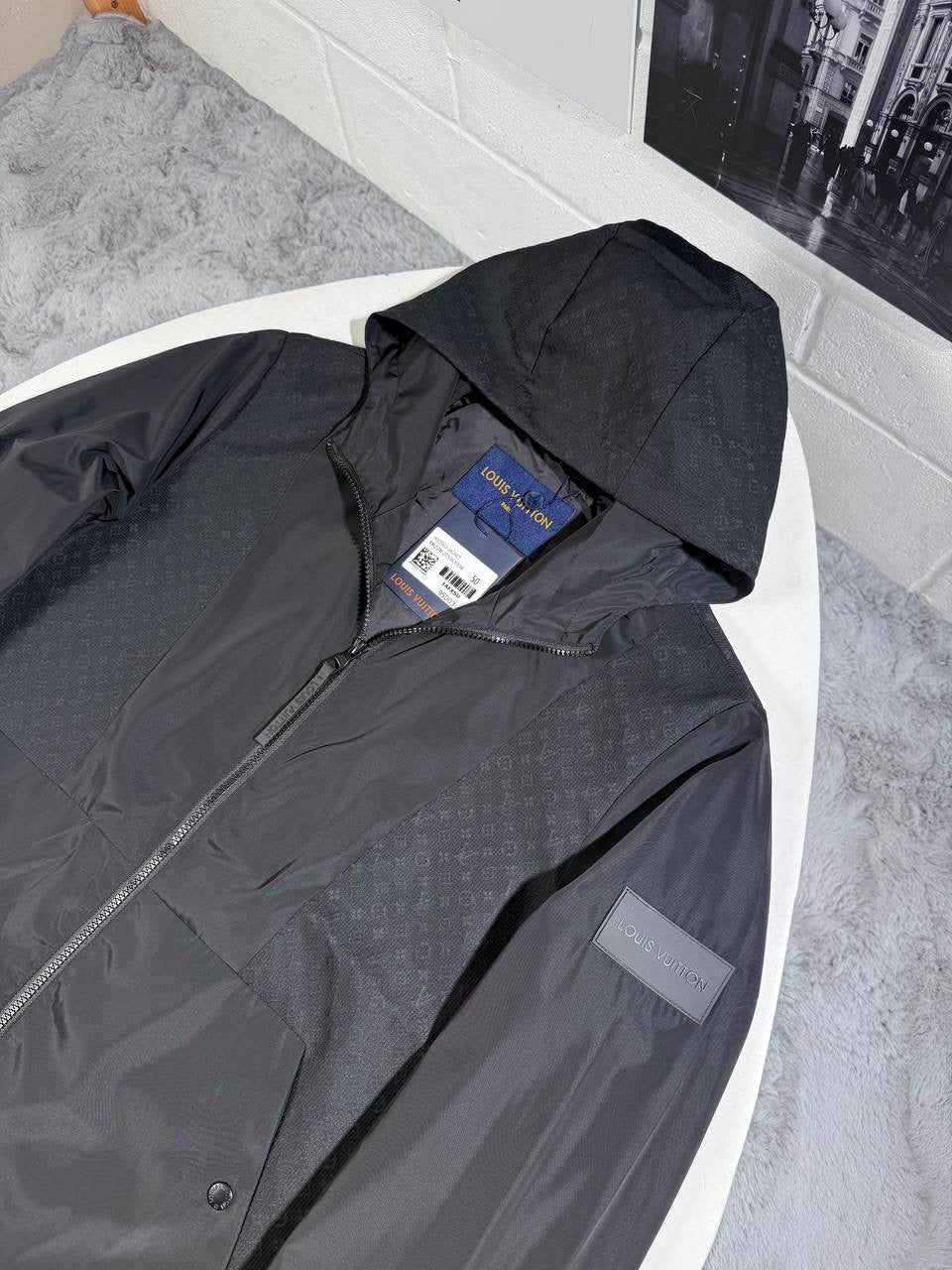 LVE WINDBREAKER BLACK