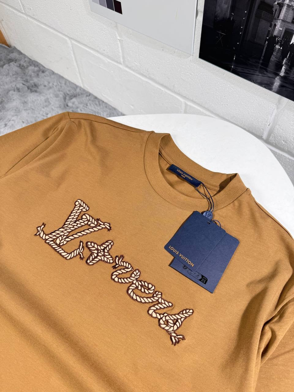 LVE EMBROIDERED TSHIRT