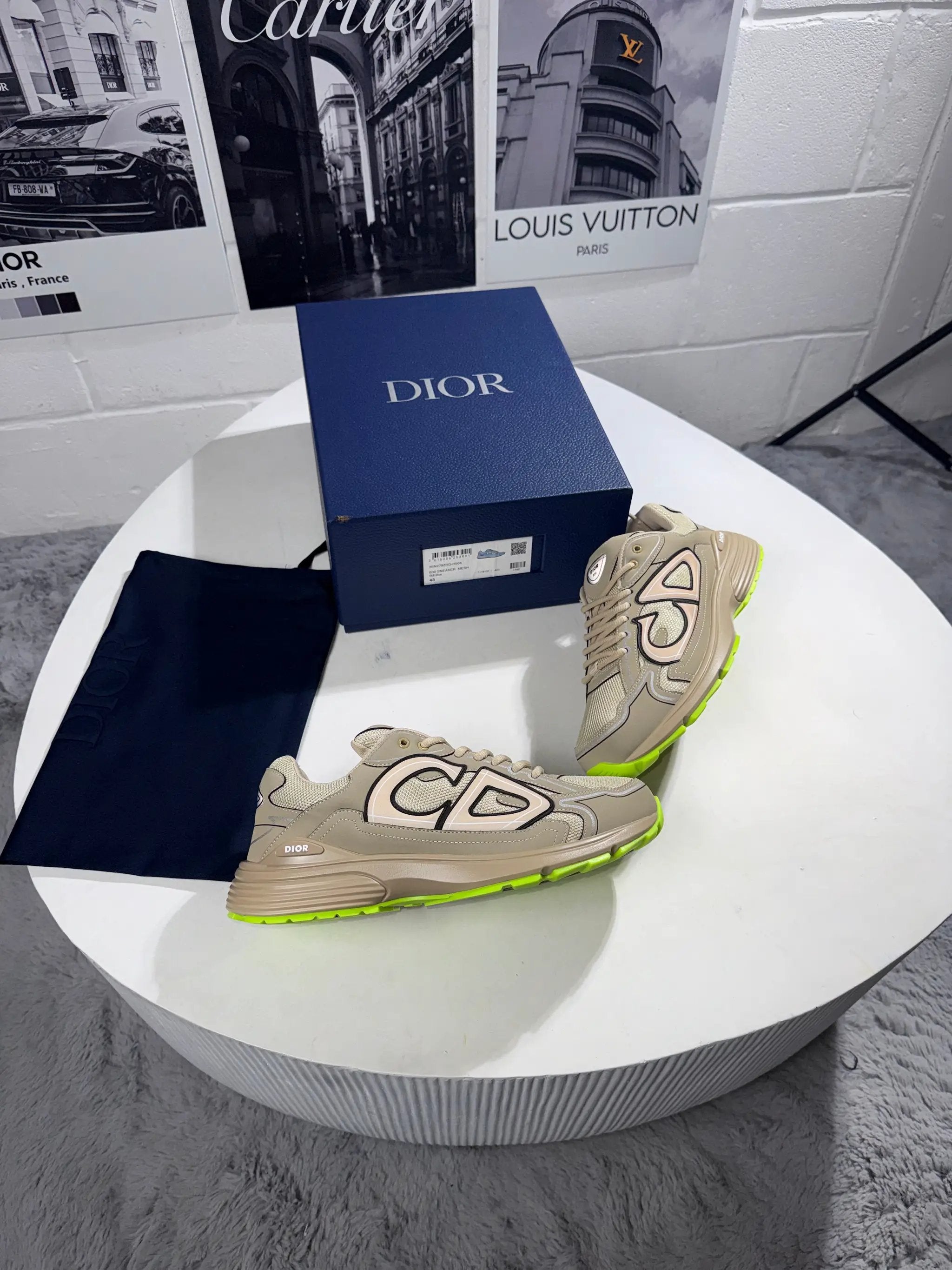 IOR B30 BEIGE & NEON by Stock supplier