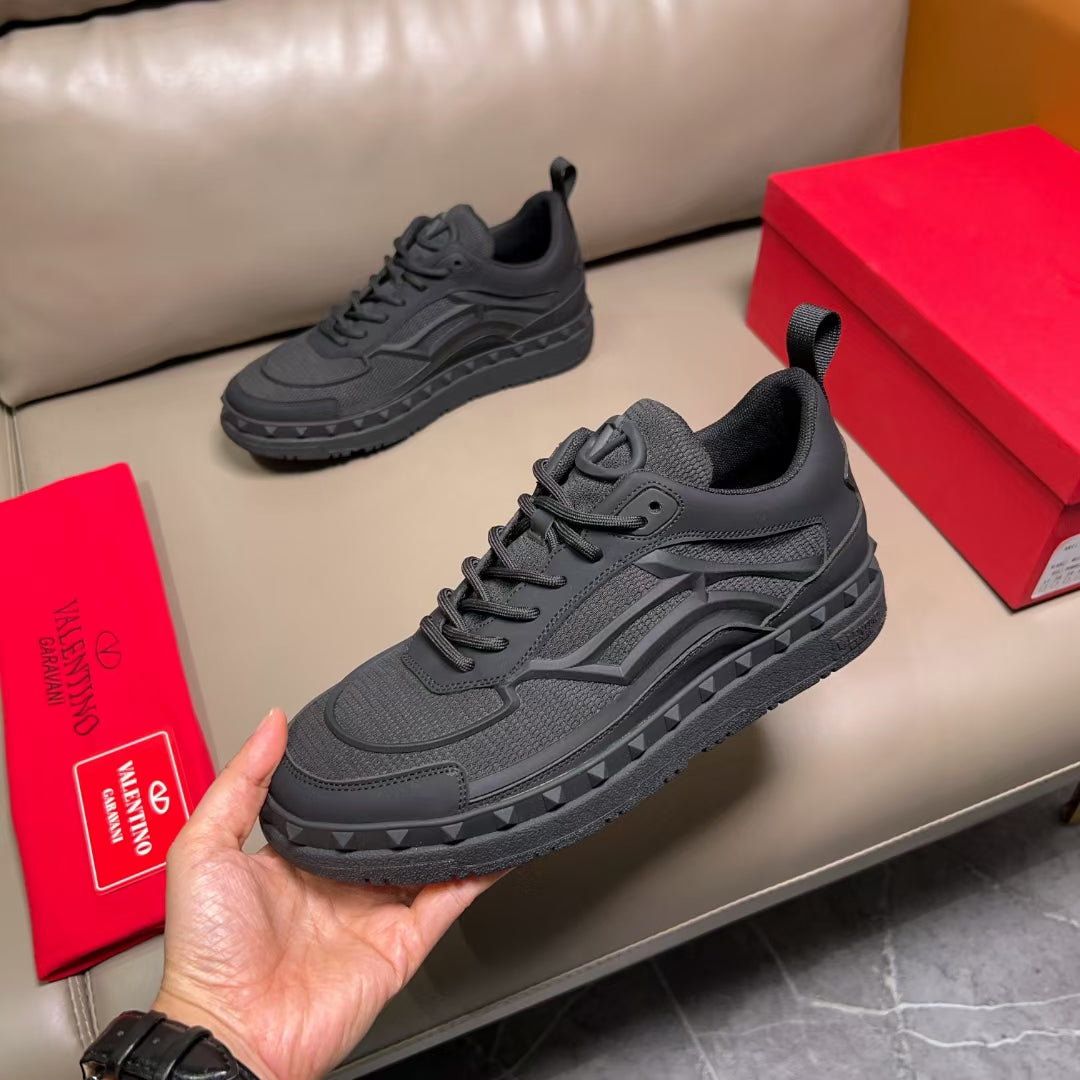 VLT SNEAKERS (pre-order)