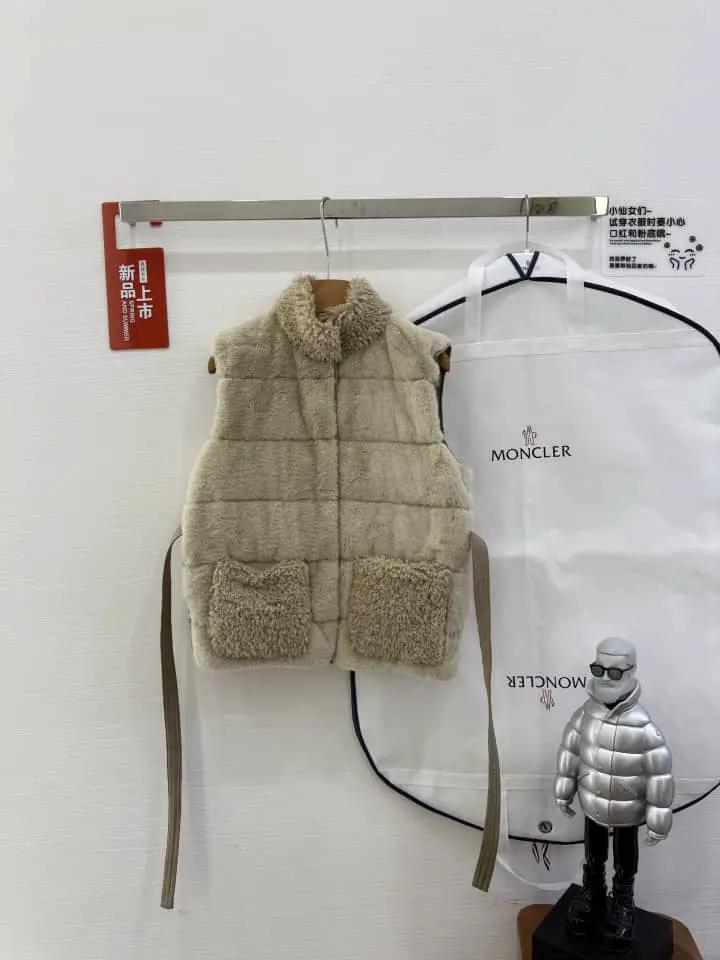 MNC FUR VEST (pre-order) by Stock supplier