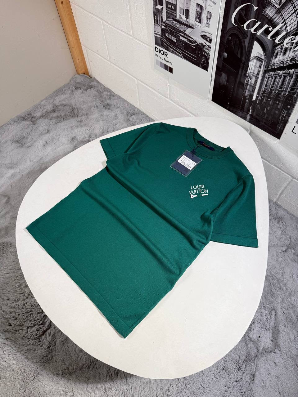 LVE SIGNATURE CREWNECK TEE