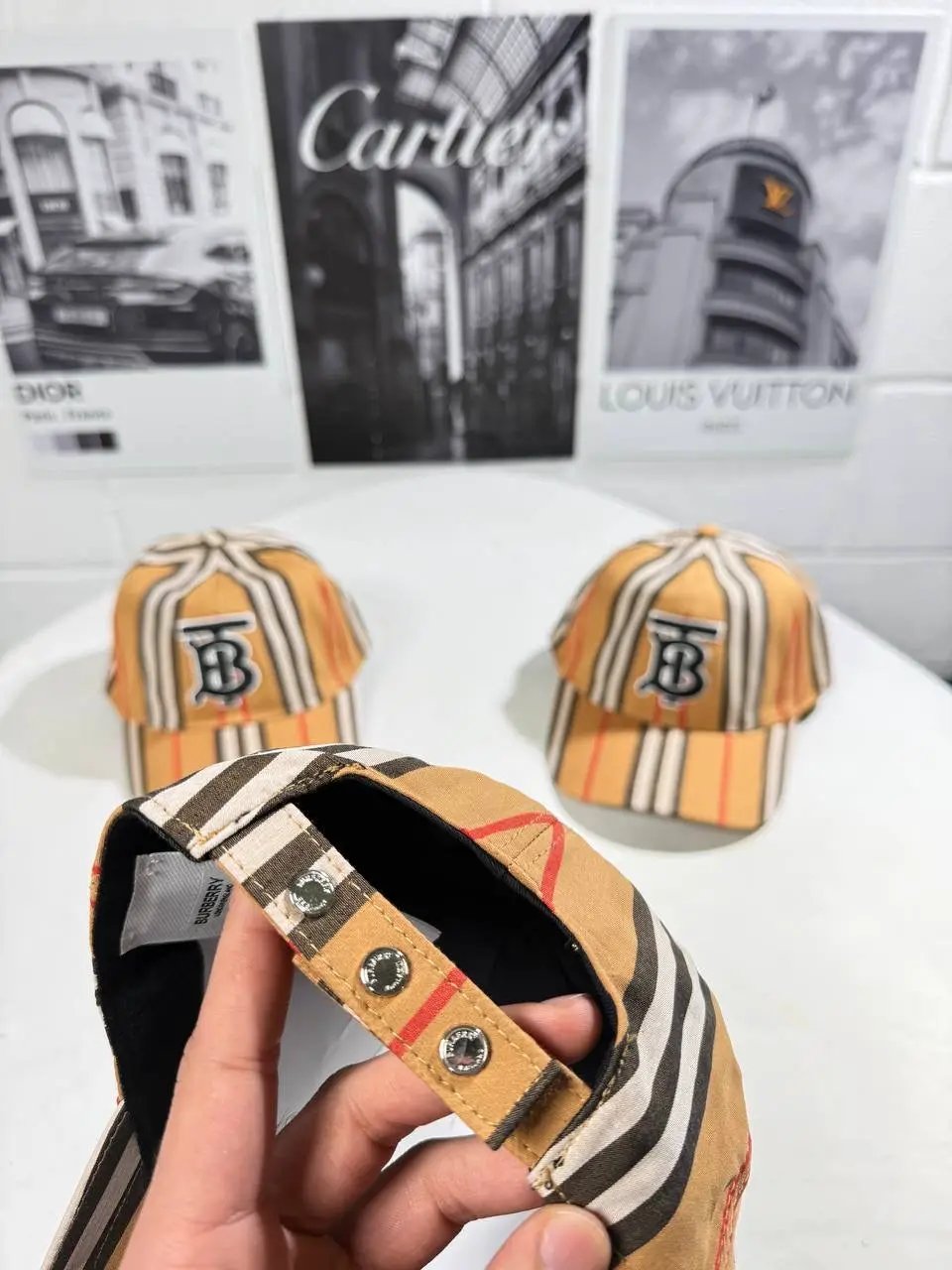 BURB B CAP by Stock supplier