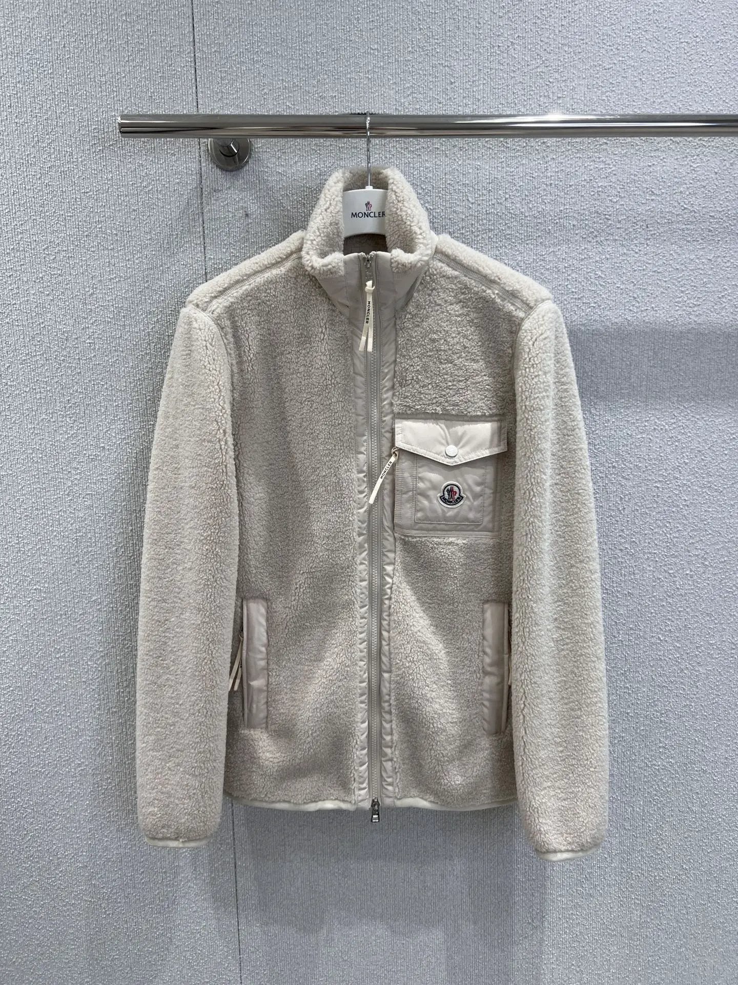 MNC TEDDY ZIP UP (pre-order) by Stock supplier