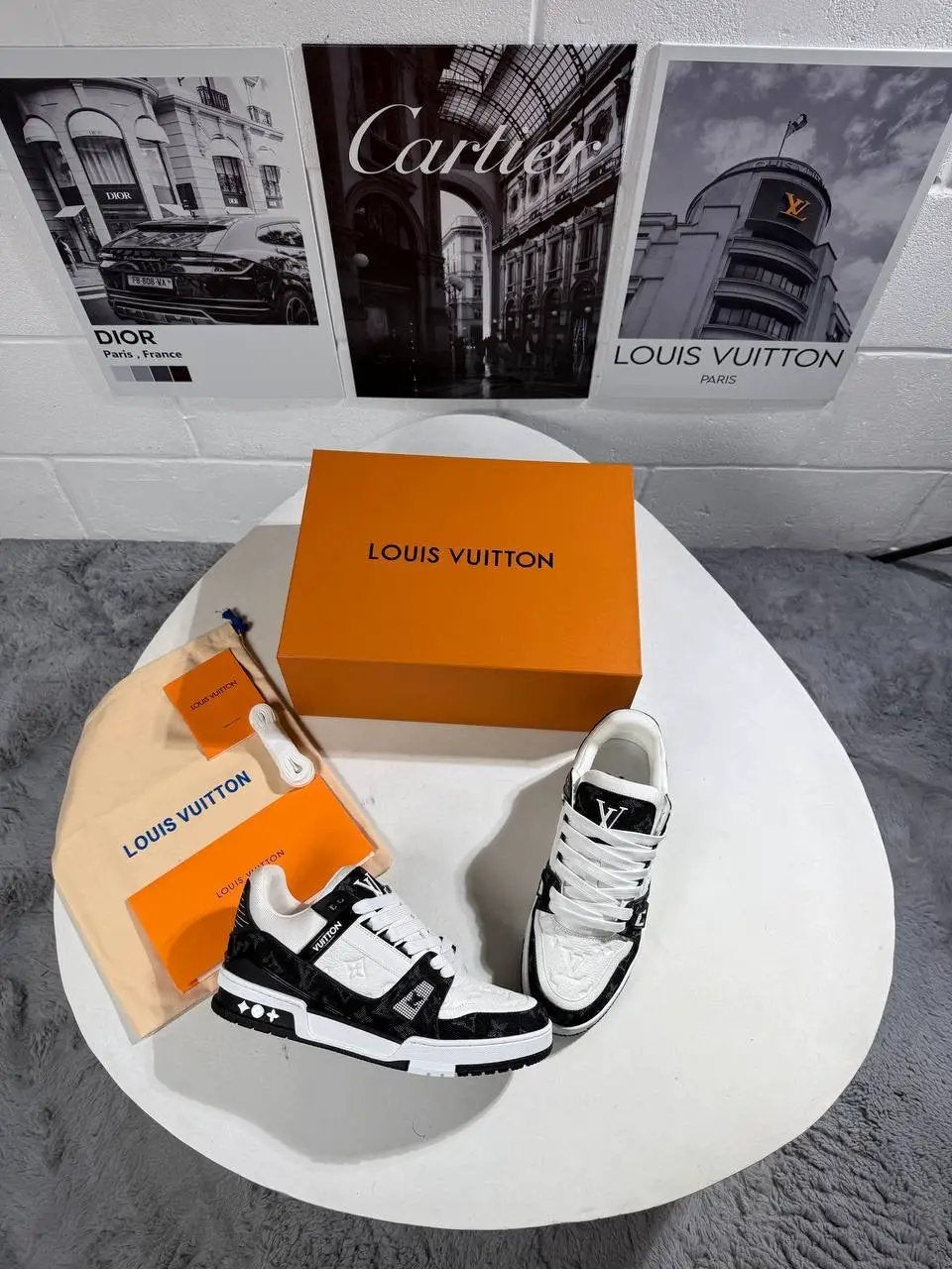 LVE TRAINER BLACK&WHITE Stock supplier