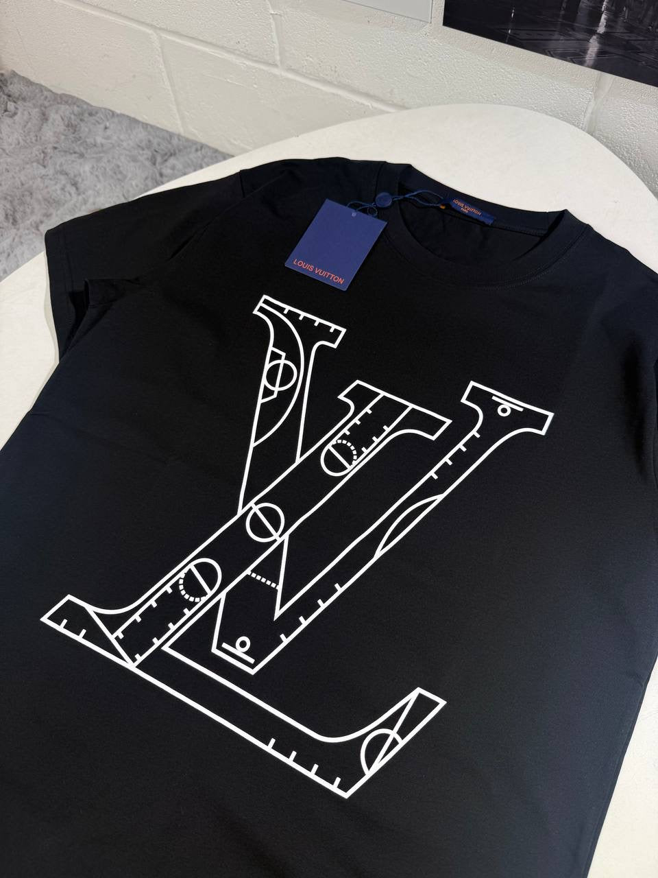 LVE LOGO PRINT TSHIRT