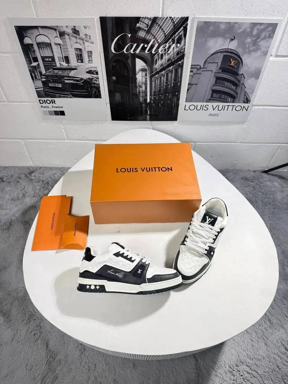 LVE SIGNATURE TRAINERS(Pre Order)