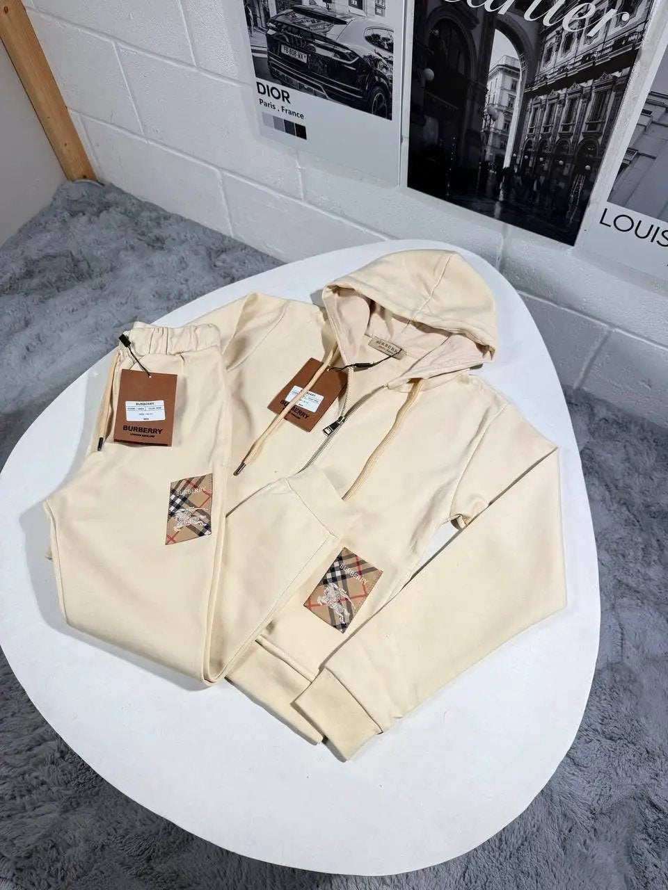 BURB KIDS TRACKSUIT BEIGE by Stock supplier