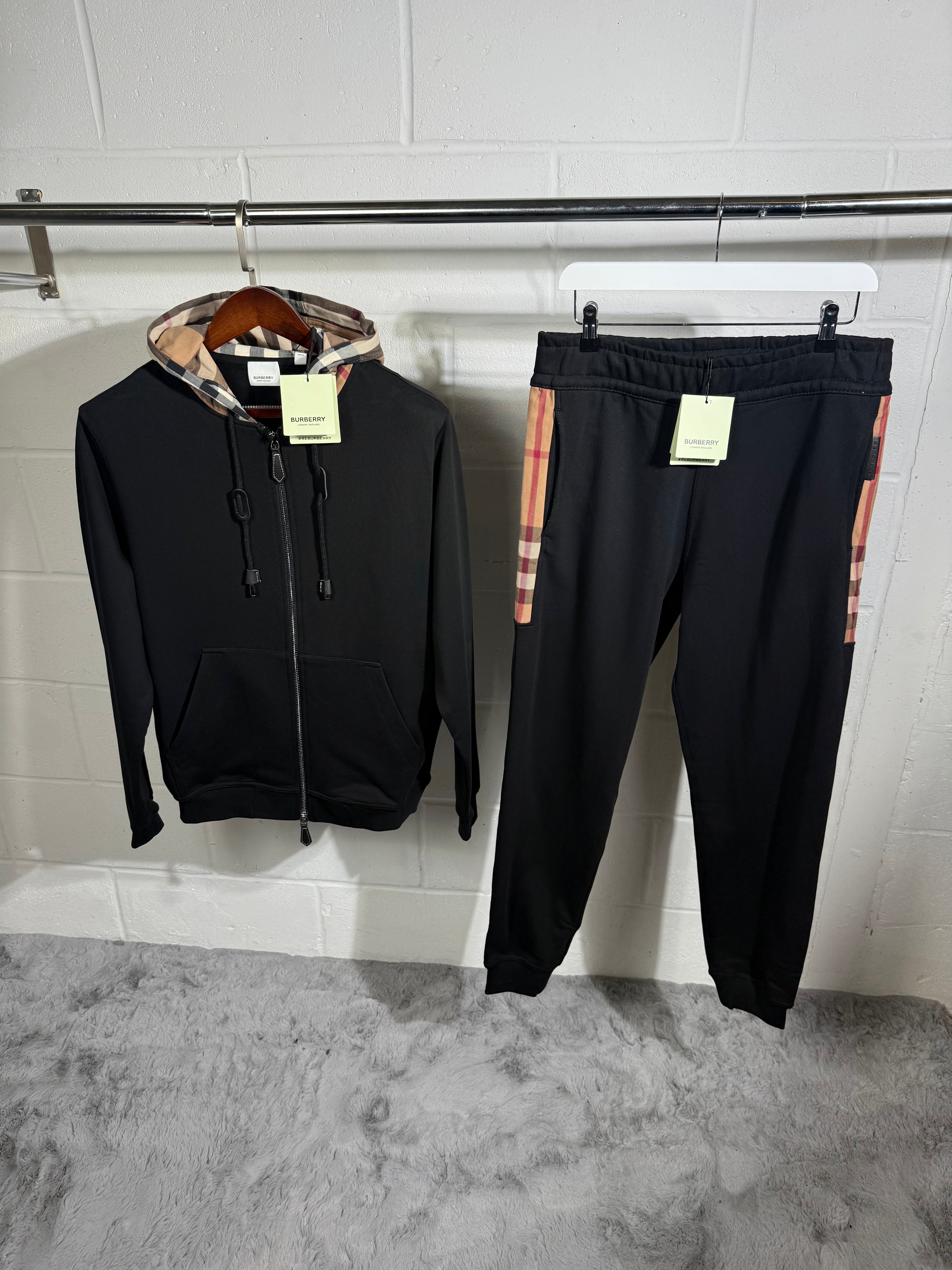 Burb tracksuit black
