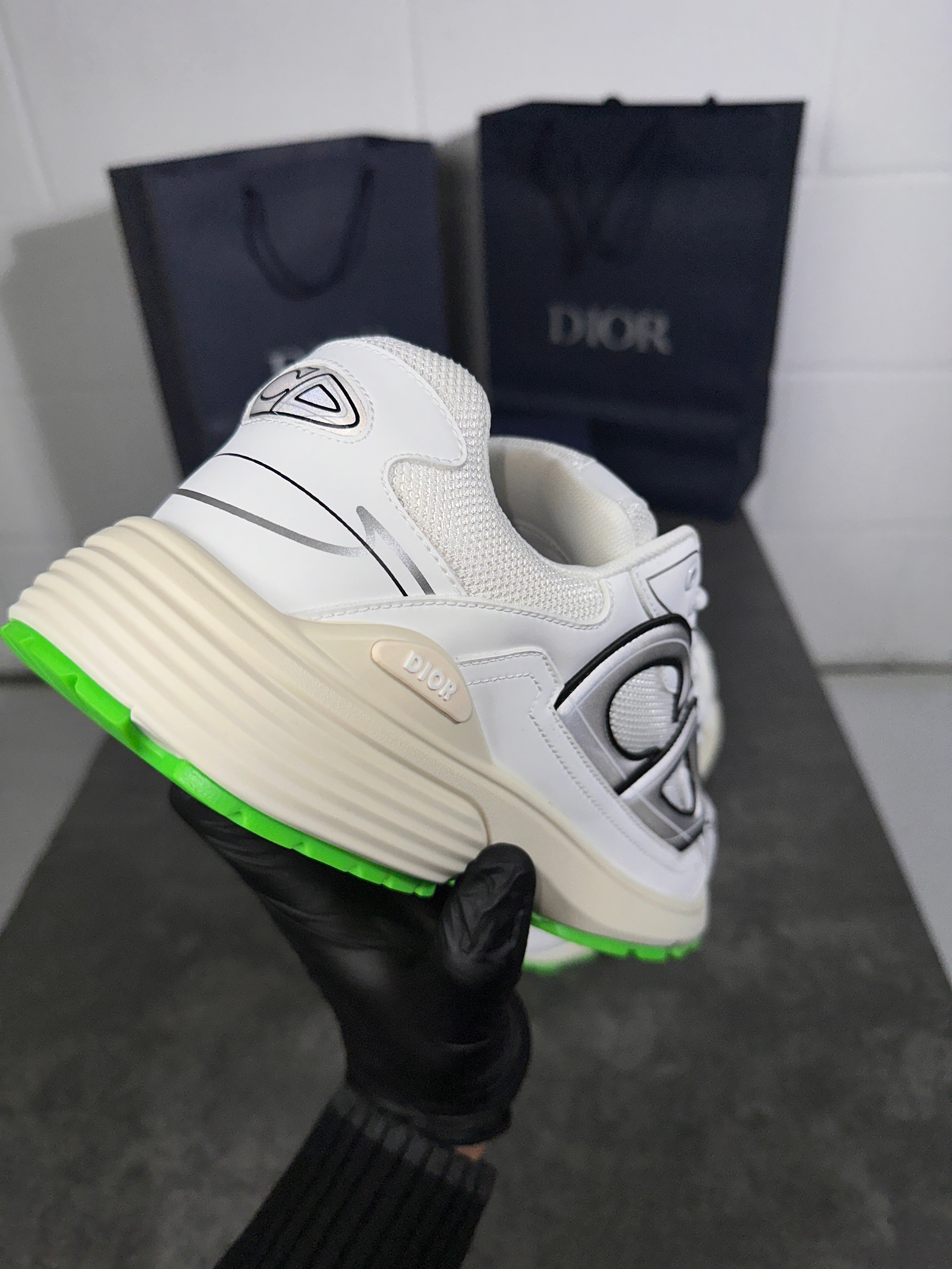 B30 white n green