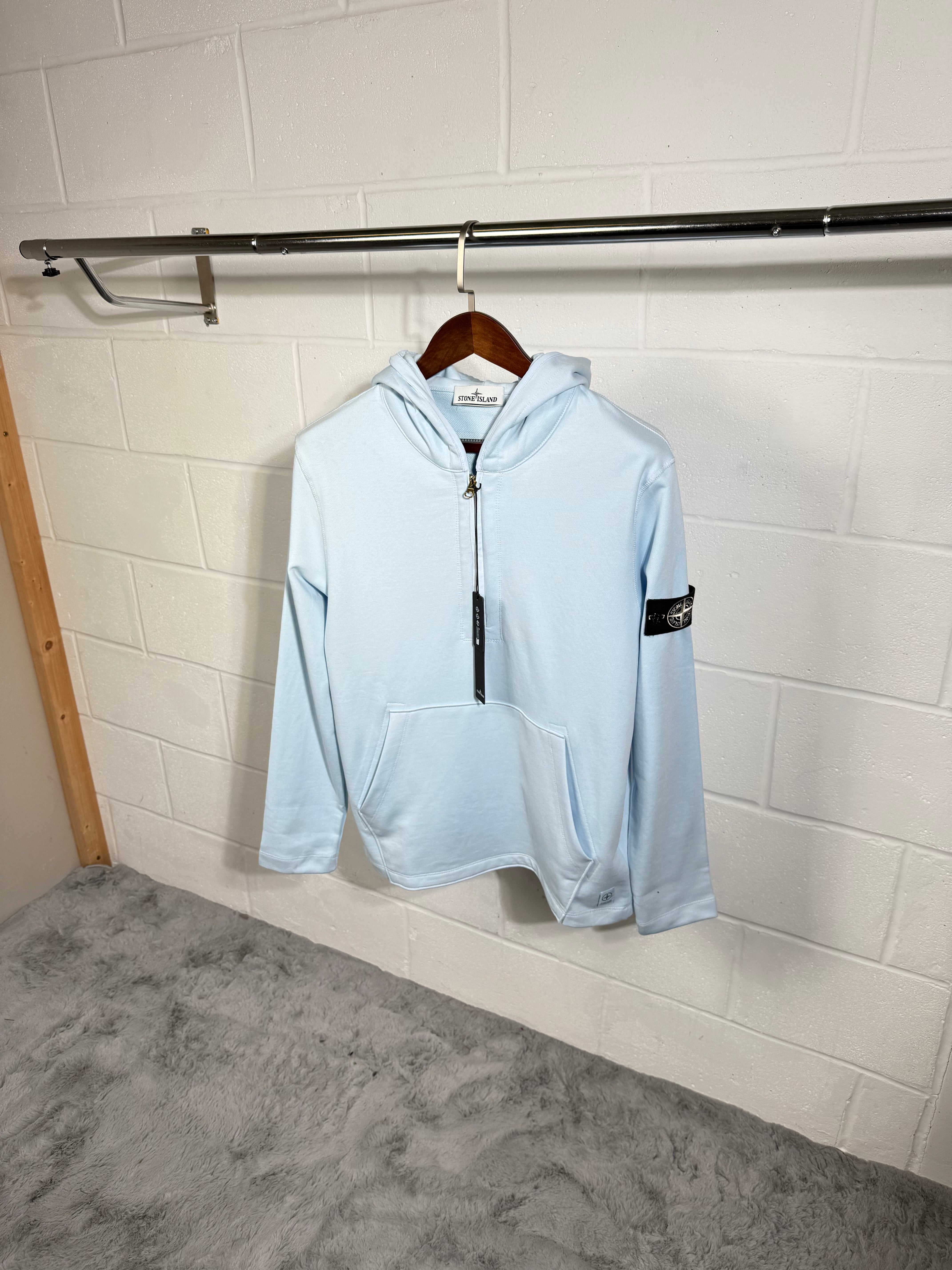 Sweat à capuche fantôme Stone Island bleu bébé