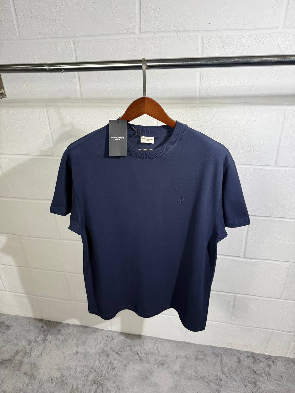 T-shirt bleu marine YSL