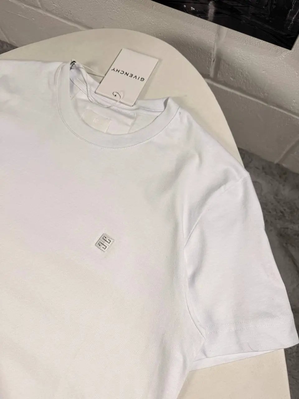 GVNCHY TSHIRT WHITE Stock supplier