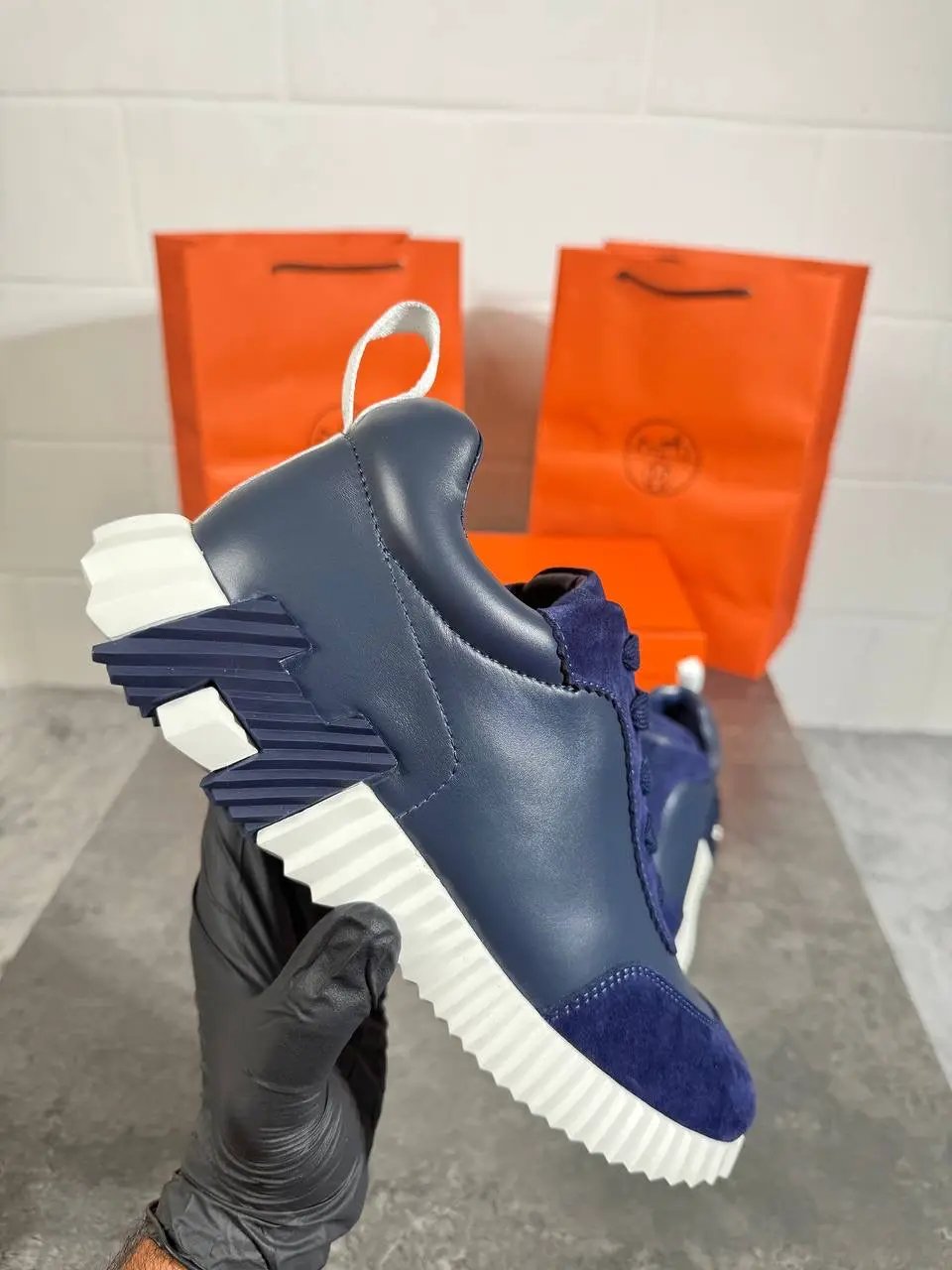 HRMS BOUNCING TRAINER NAVY by Stock supplier