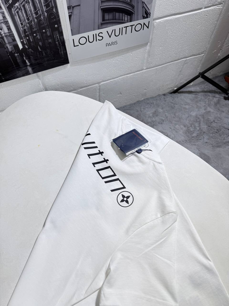 LVE PRINT SIGN LOGO TEE
