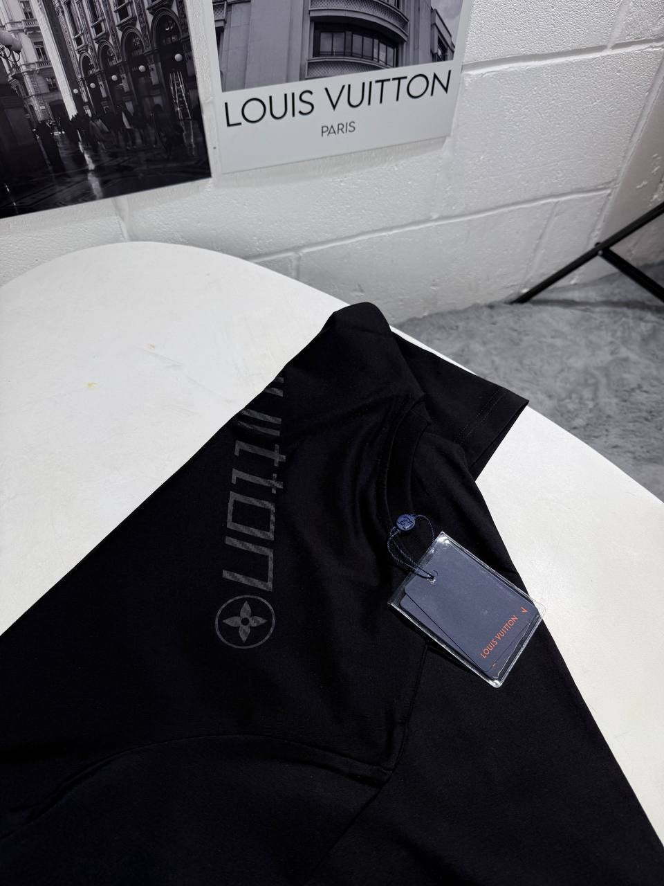 LVE PRINT SIGN LOGO TEE