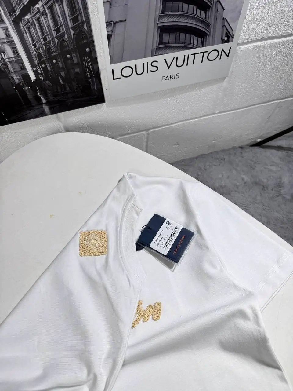 LVE EMBROIDERED TSHIRT by Stock supplier