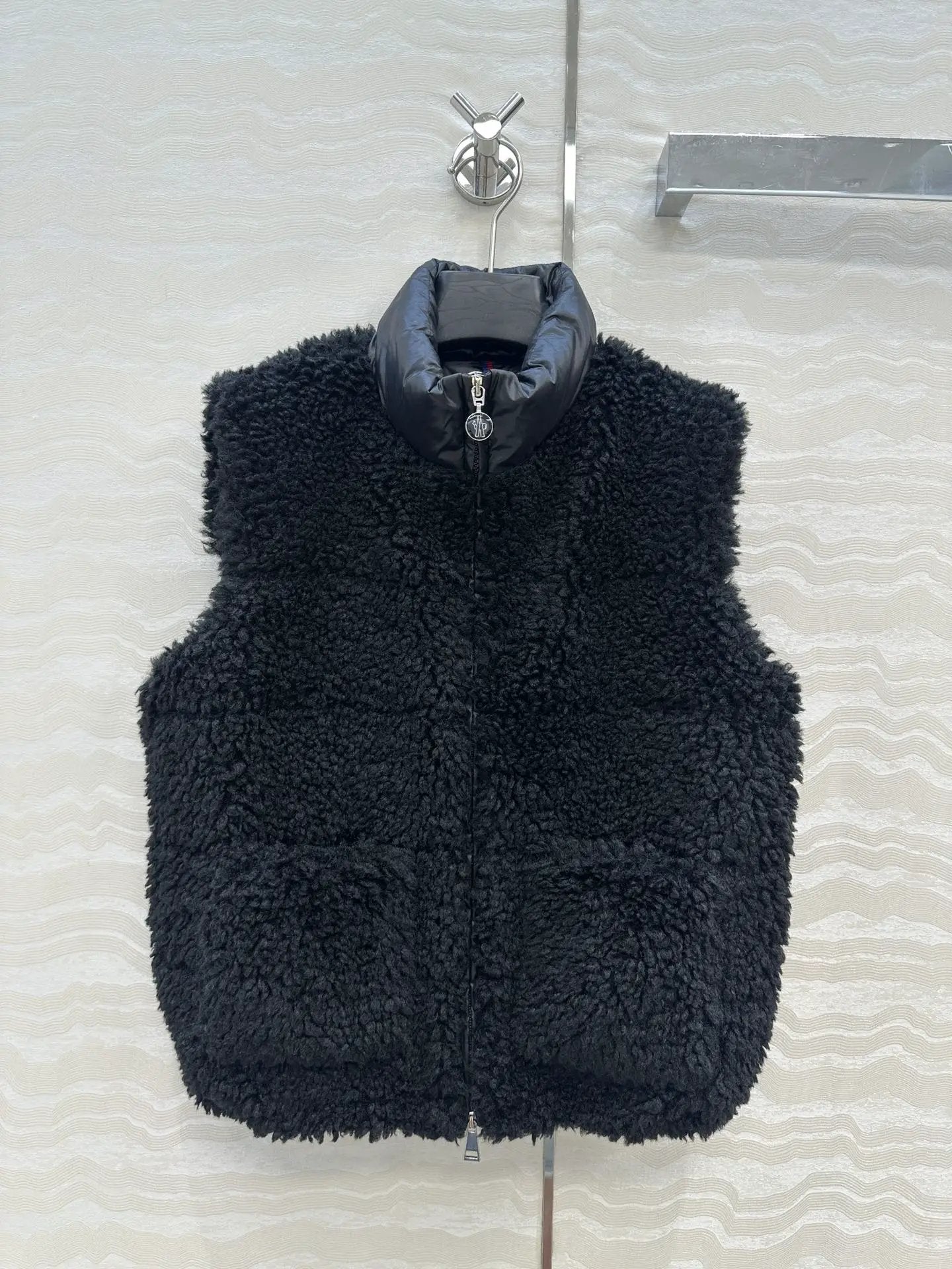 MNCLR GILET WOMEN (pre-order) by Stock supplier