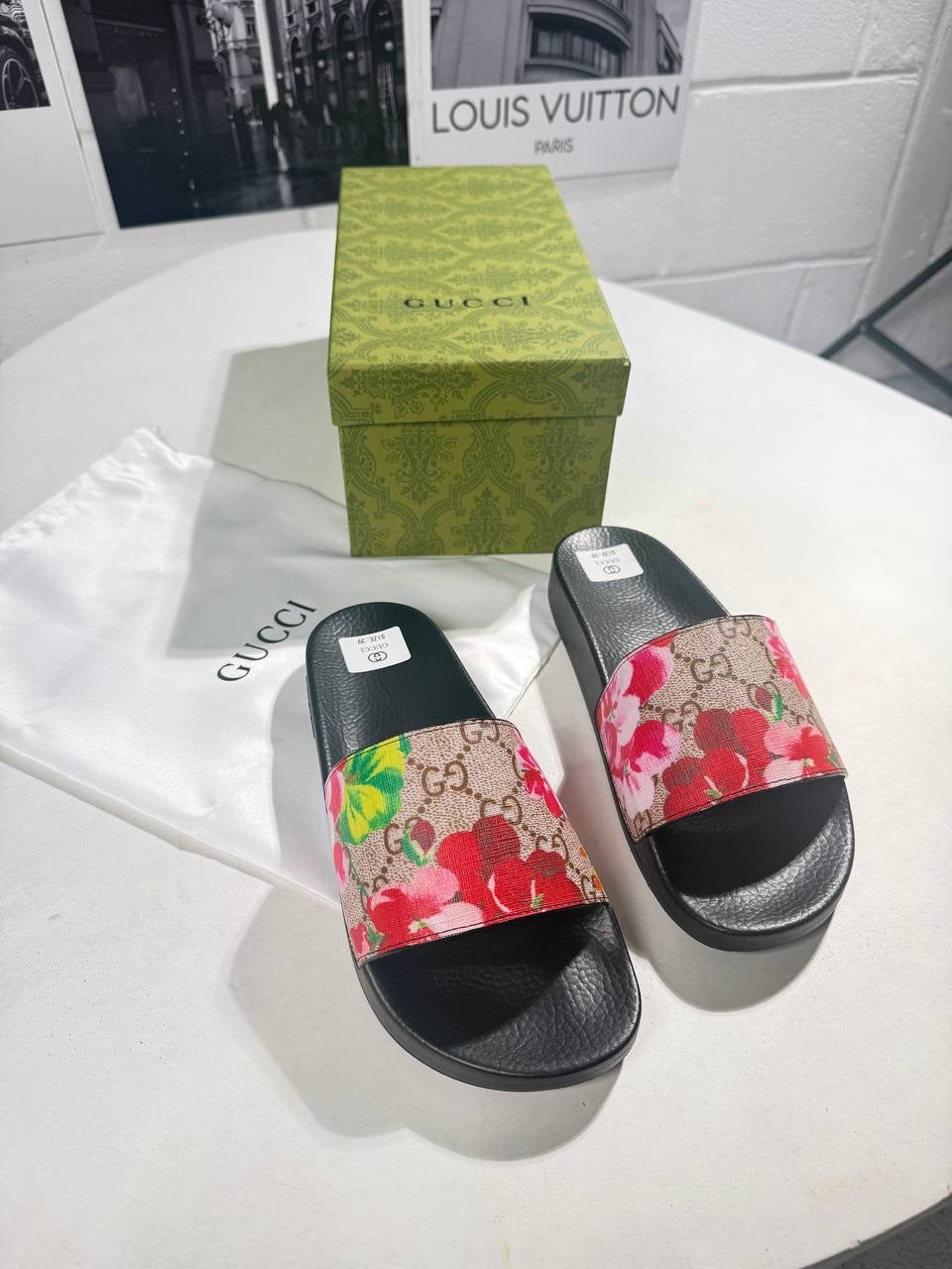 UCCI SUPREME BLOOM SLIDES