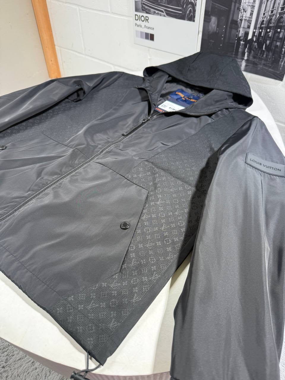LVE WINDBREAKER BLACK