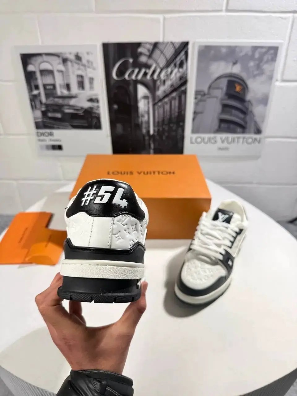 LVE SIGNATURE TRAINERS(Pre Order)