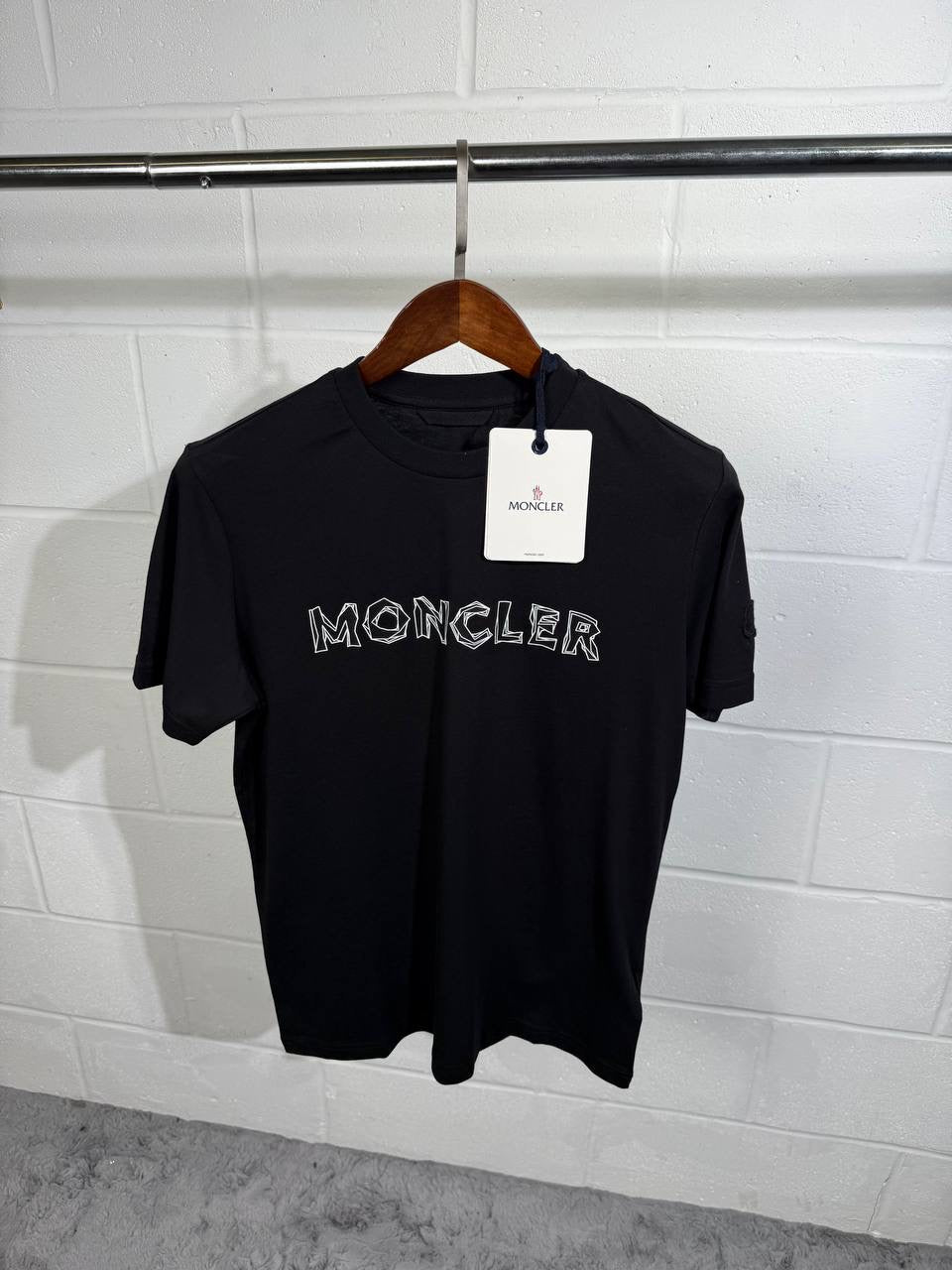 T-shirt noir Monclr