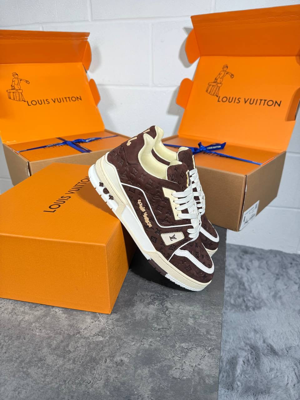 LV MARRON ET BLANC