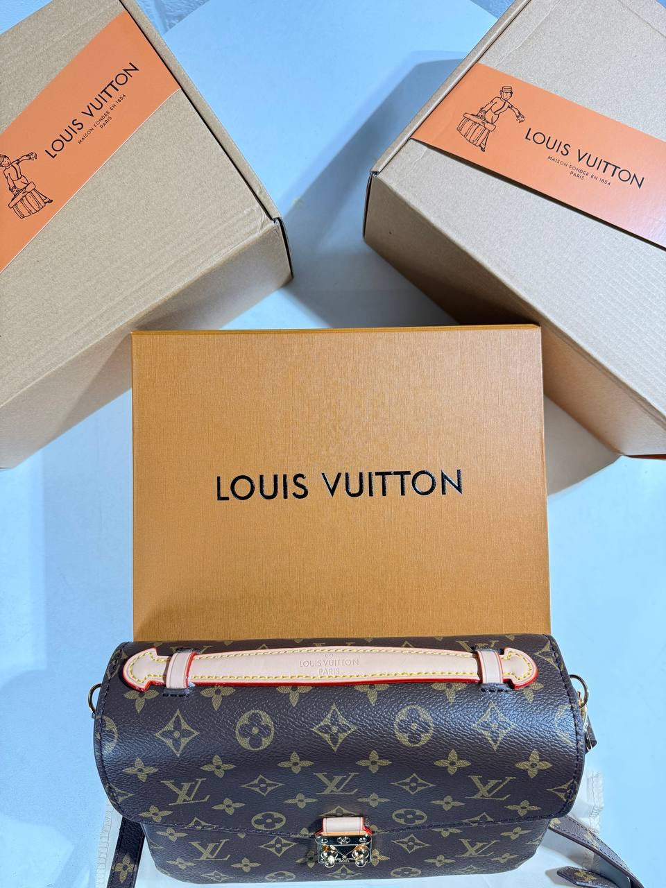 LVE MONOGRAM HANDBAG