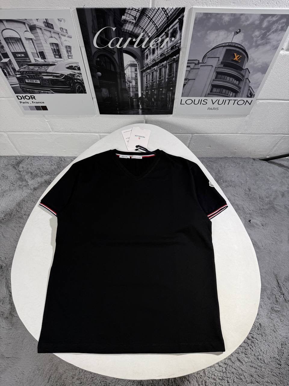 MNCLR V NECK TSHIRT