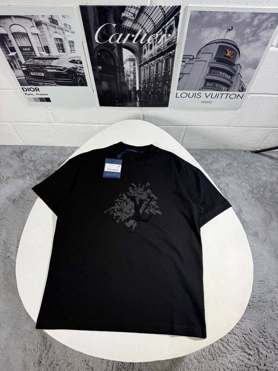LV EMBROIDERED TSHIRT