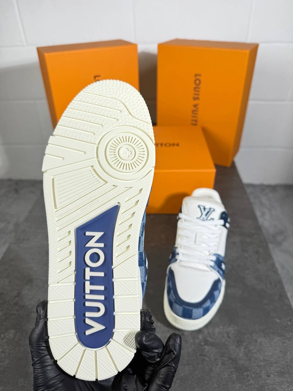 LVE BLUE TRAINERS