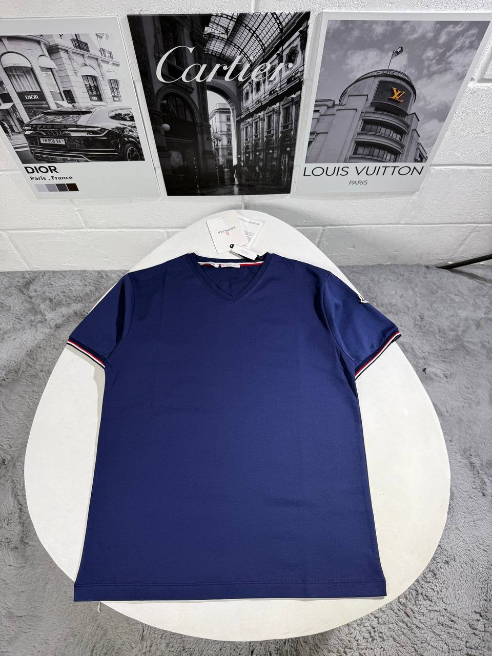 MNCLR V NECK TSHIRT