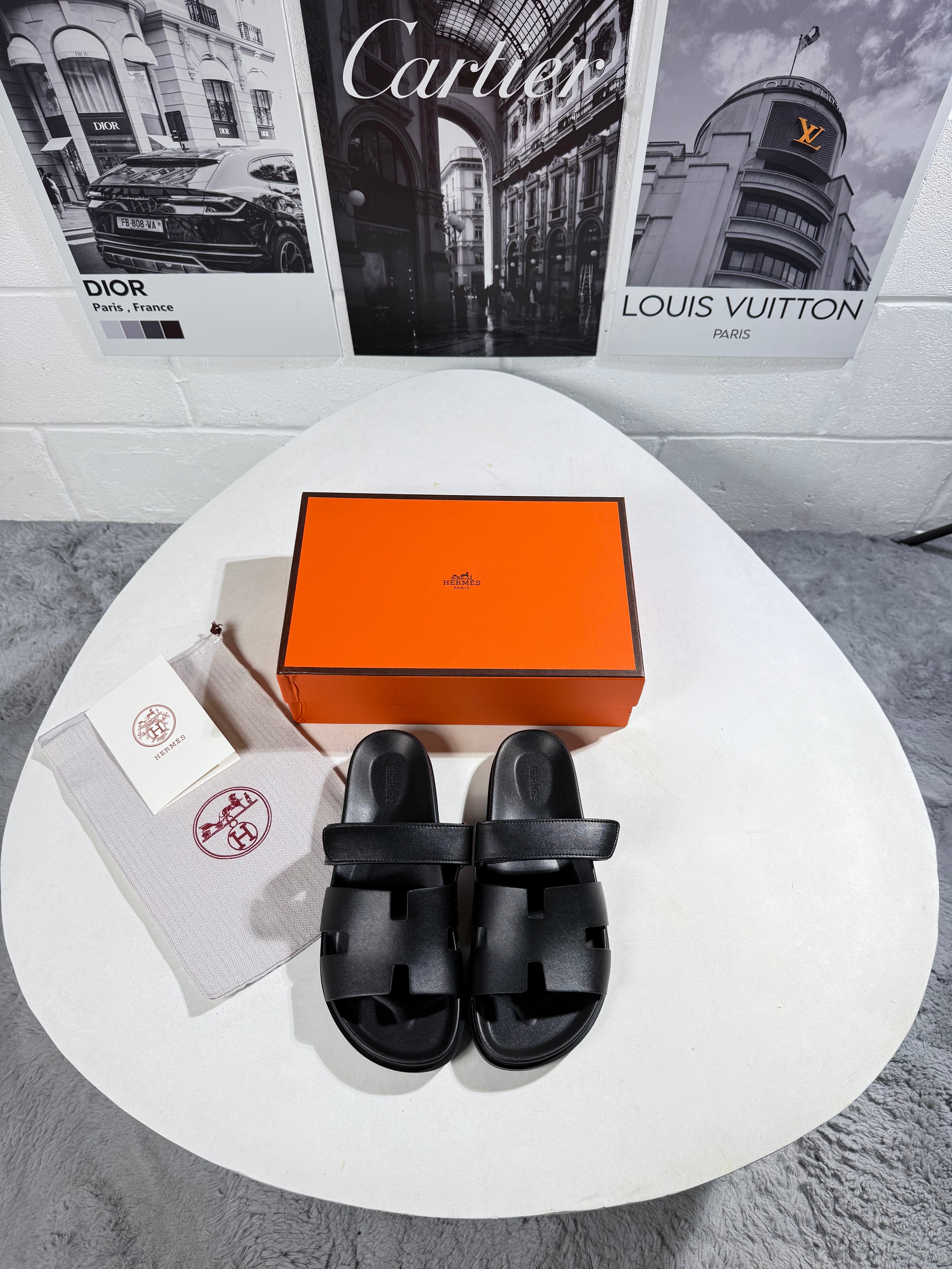 HRMS BLACK SLIDES MENS