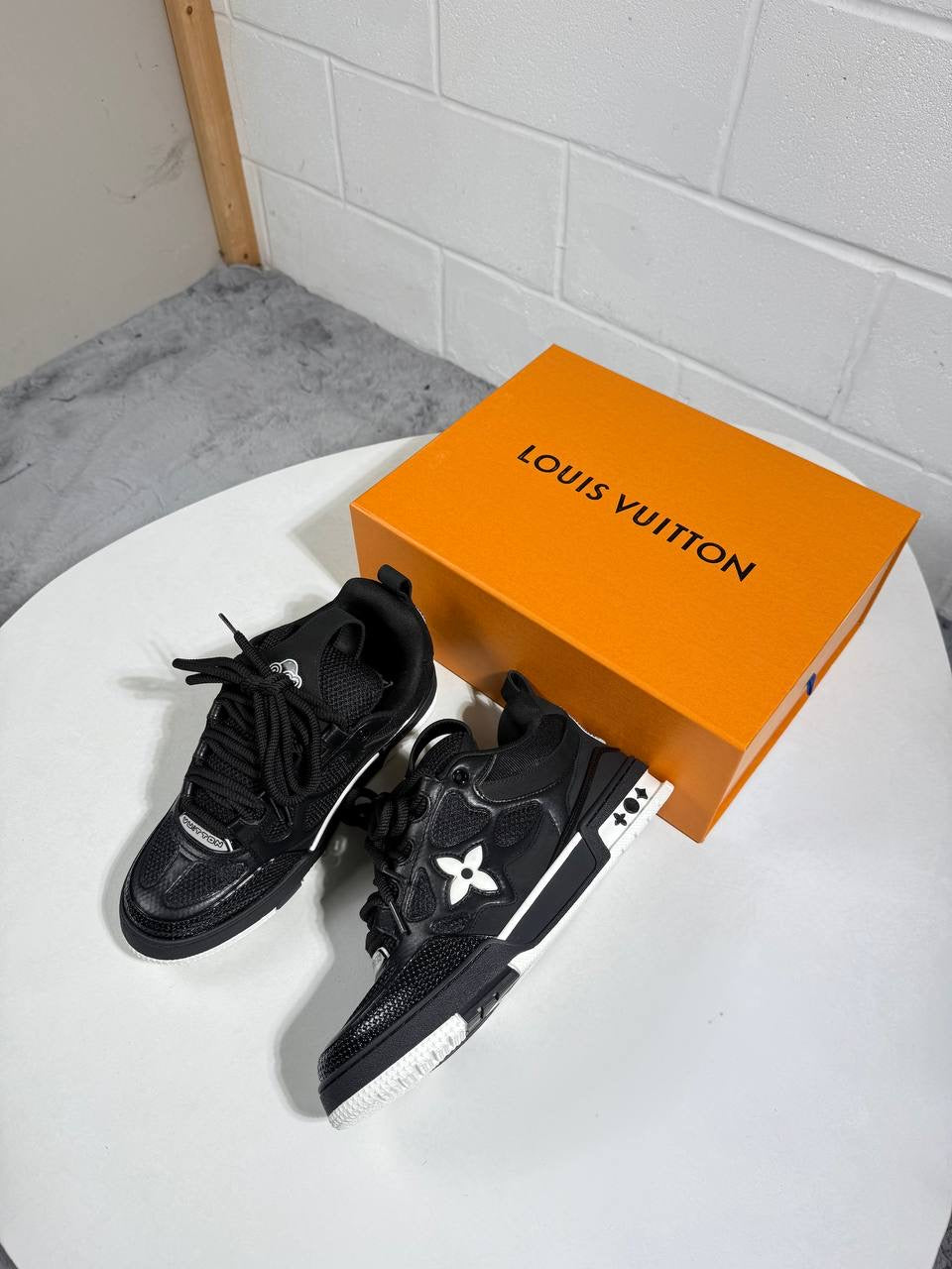 LVE BLACK SKATE