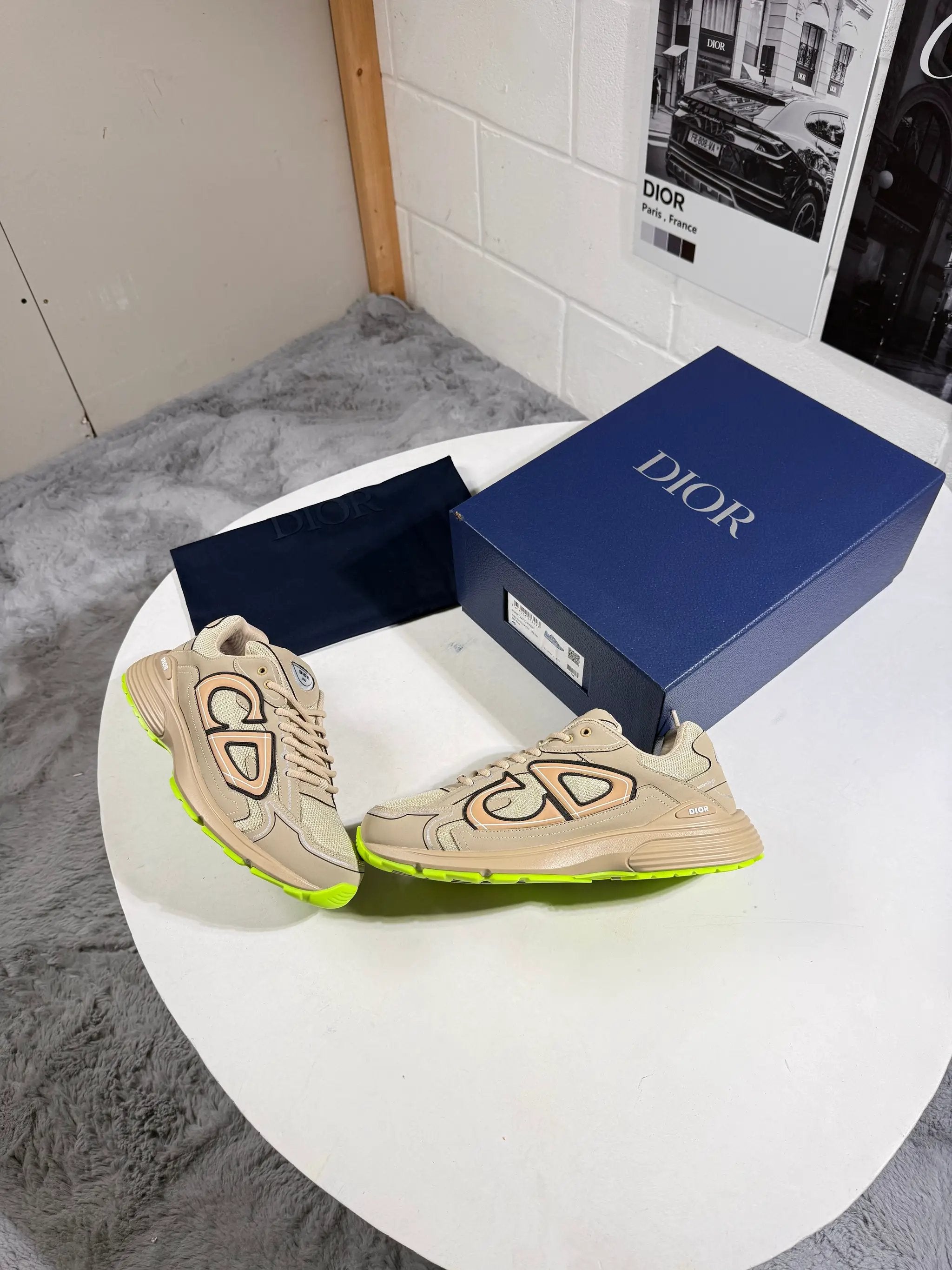 IOR B30 BEIGE & NEON by Stock supplier