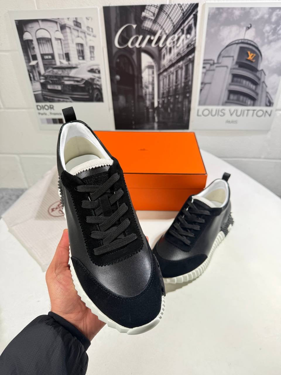 HRM BOUNCING TRAINERS