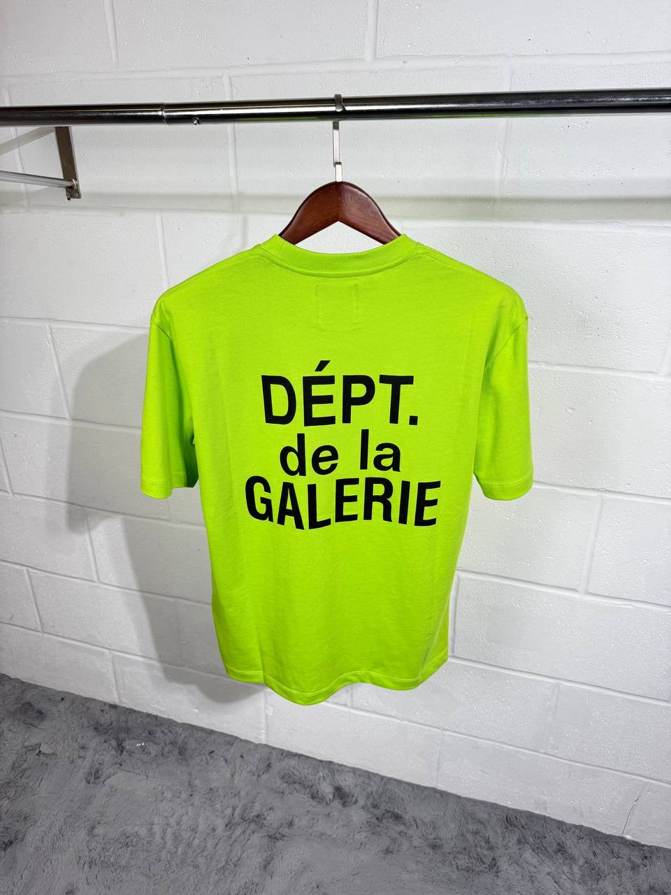 DEPT TEE PISTACHIO