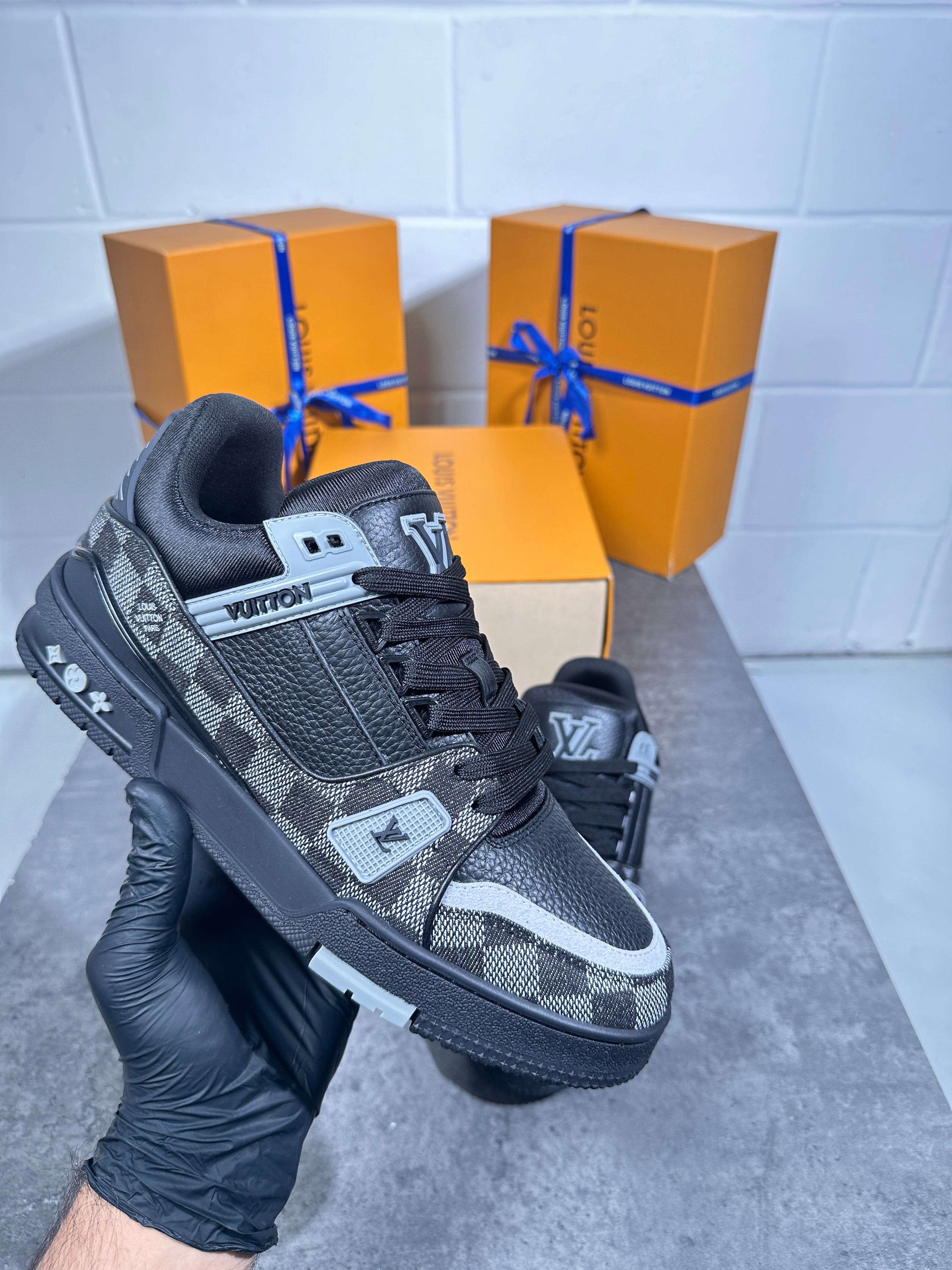 Baskets LV à carreaux noirs