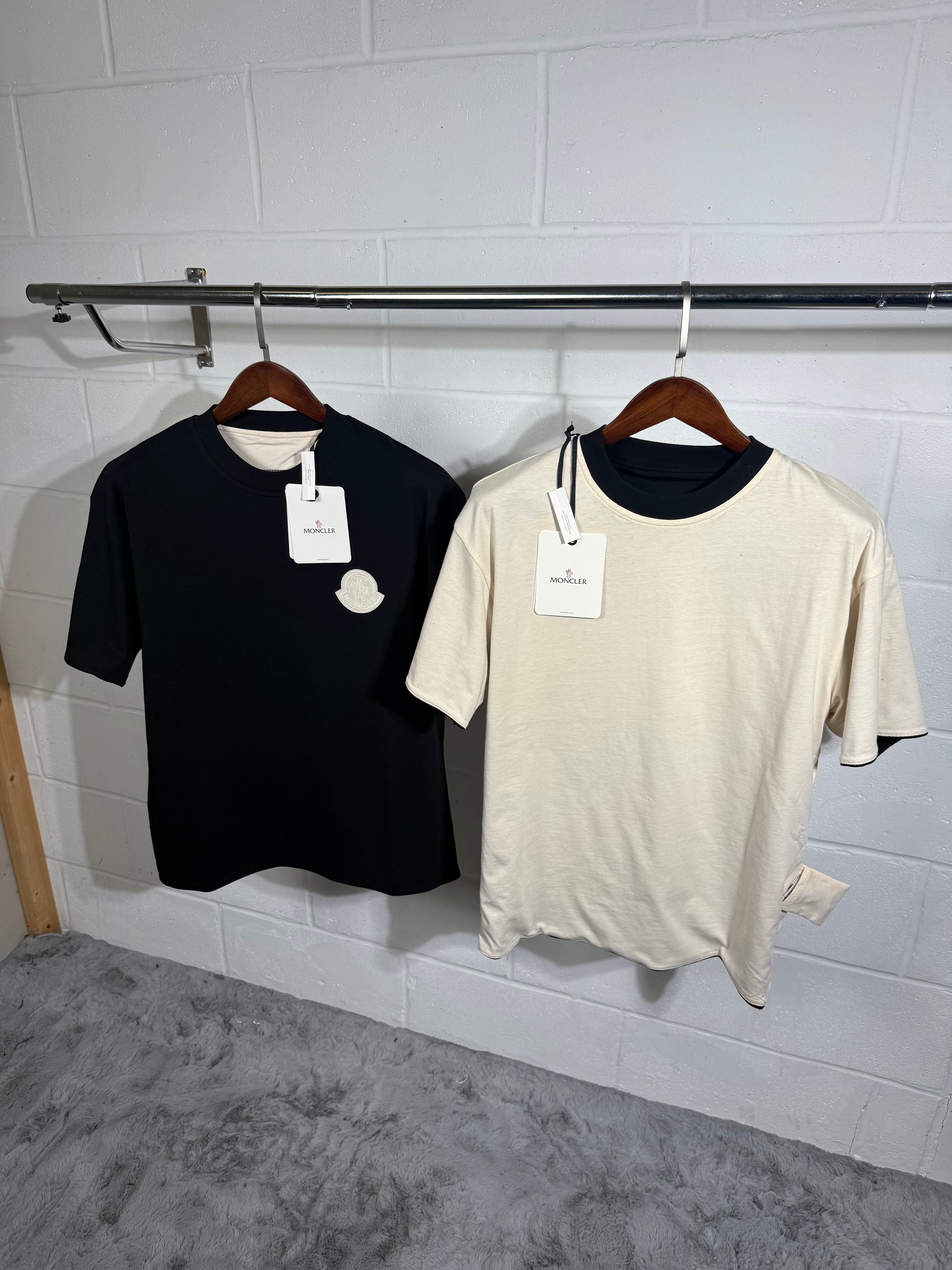 MNCLR REVERSIBLE TEE BLACK