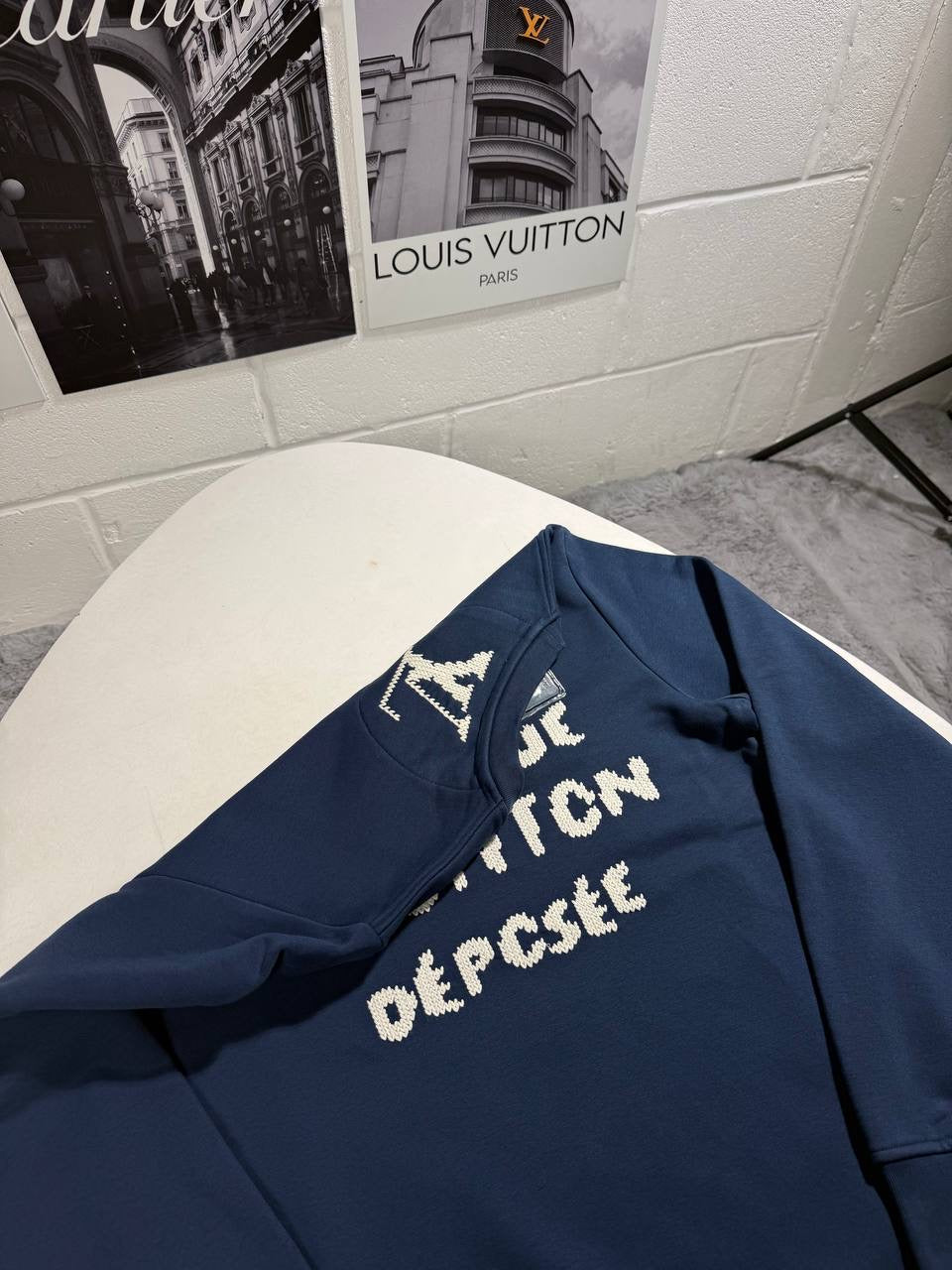 LVE SIGNATURE JUMPER