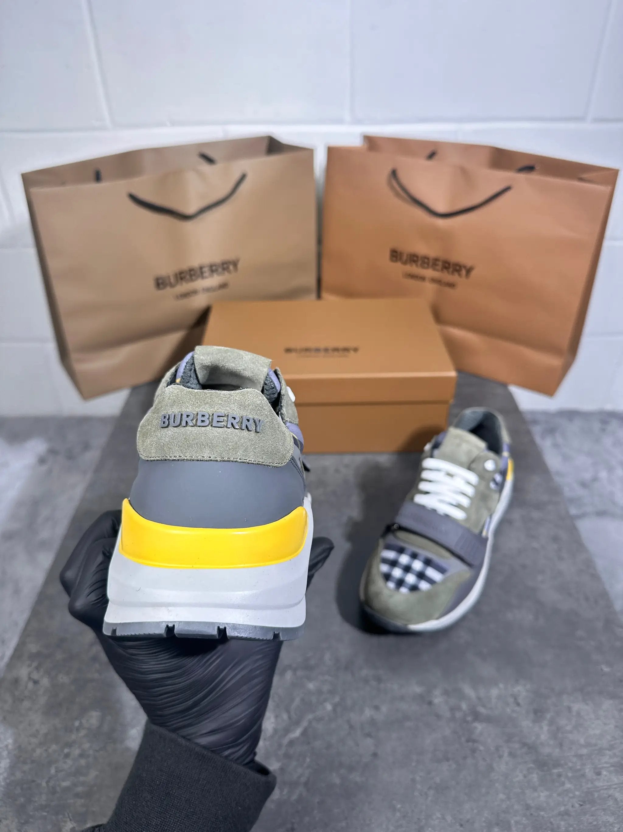 Burberry trainer light green by Stock supplier