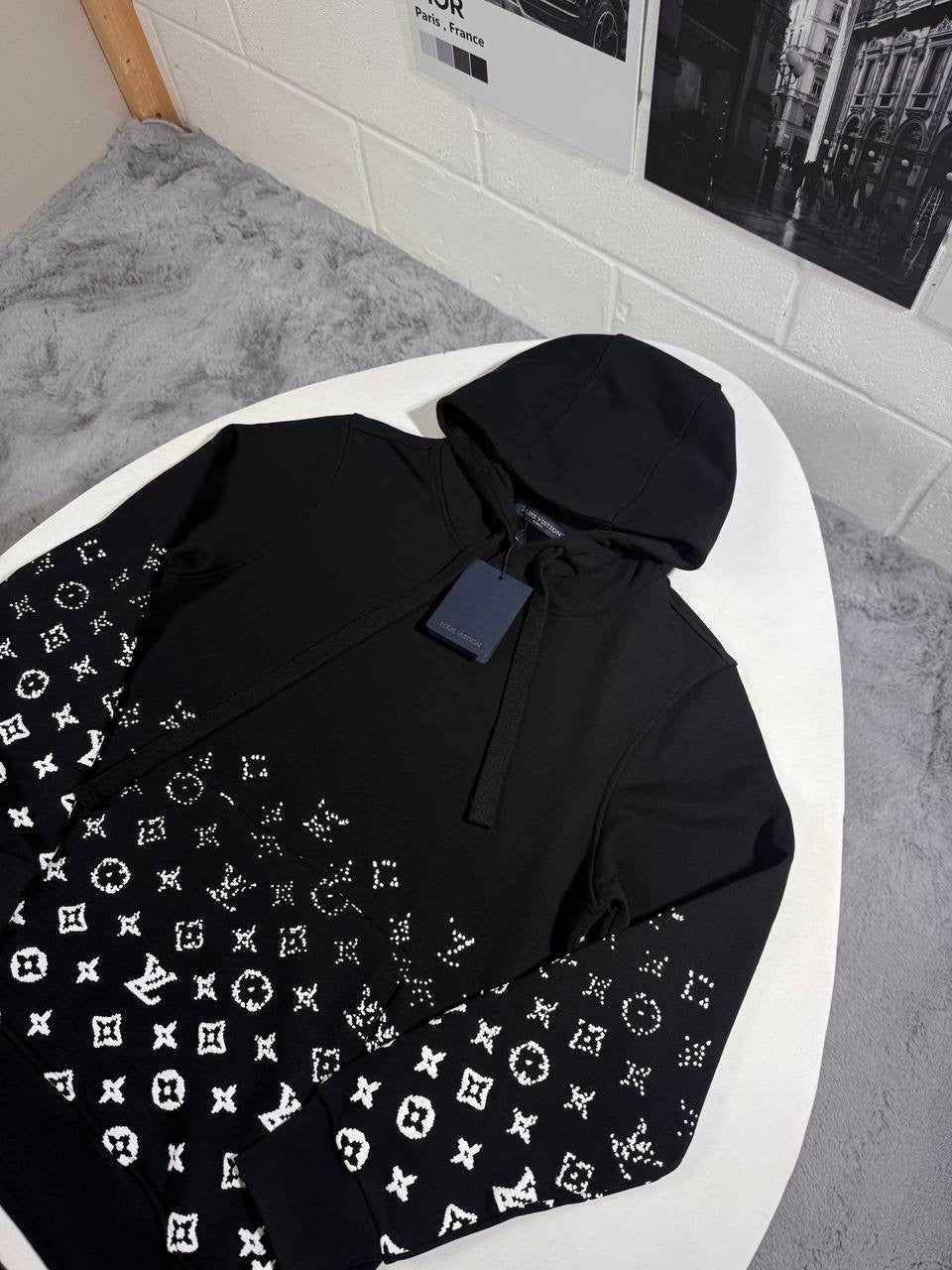 LVE MONOGRAM GRADIENT HOODIE