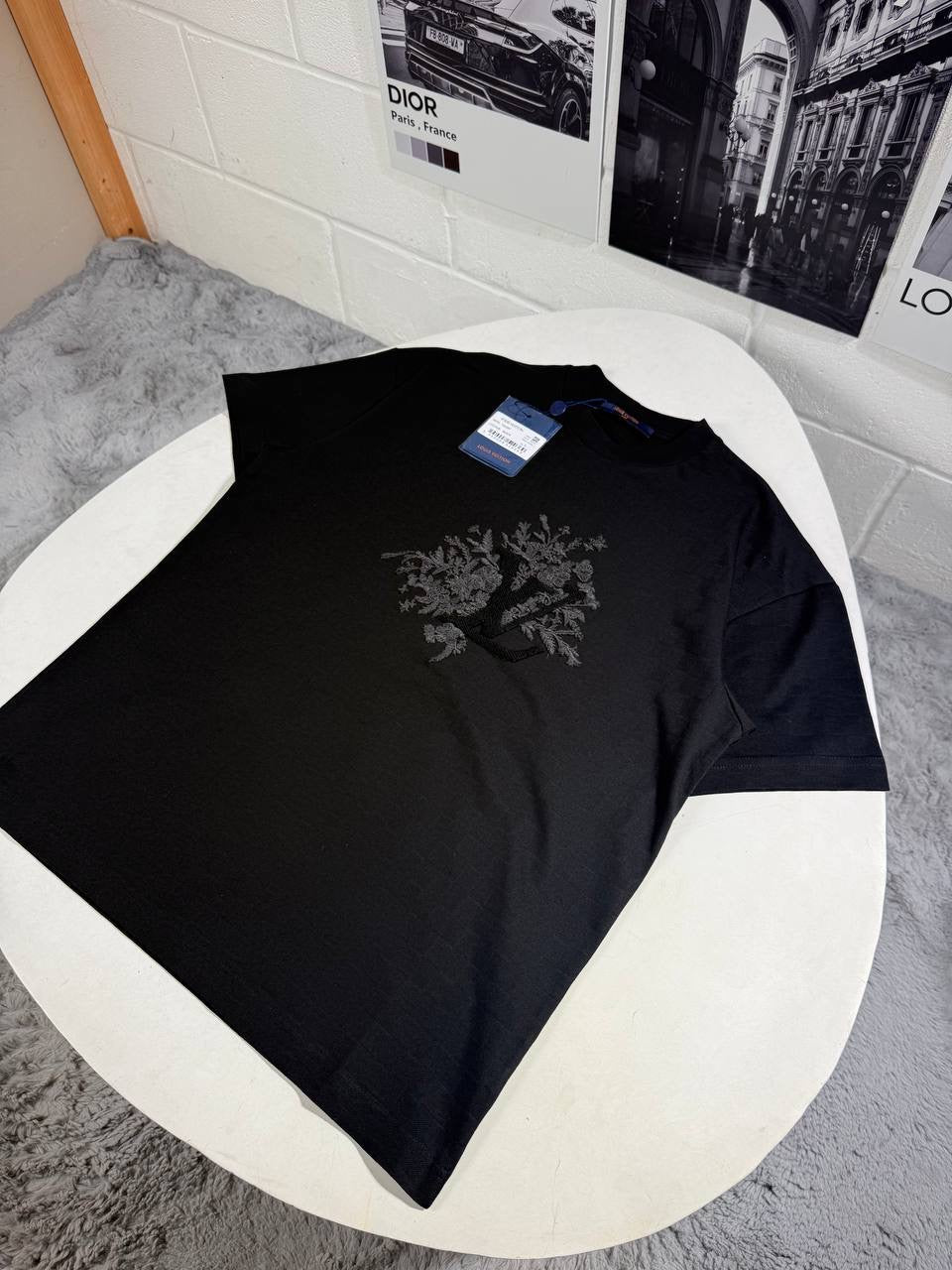 LV EMBROIDERED TSHIRT